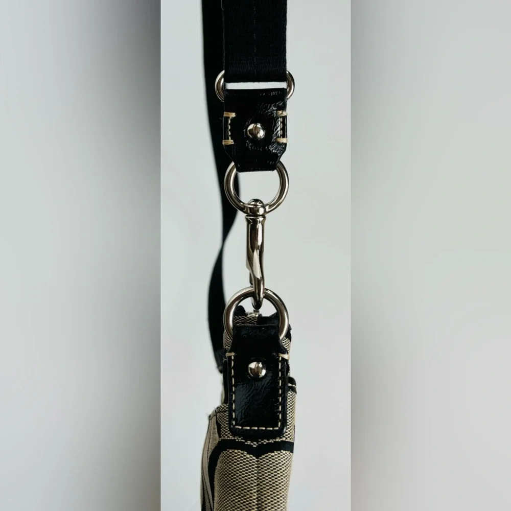 Coach Signature Crossbody Swingpack‎ Taupe Black Stripe Handbag Purse